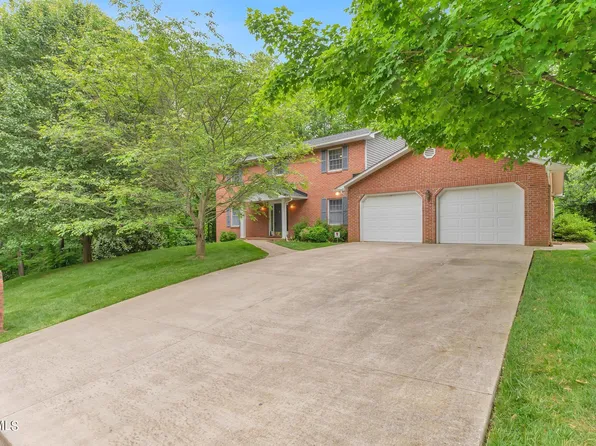 1613 Strawberry Ln, Johnson City, TN 37604