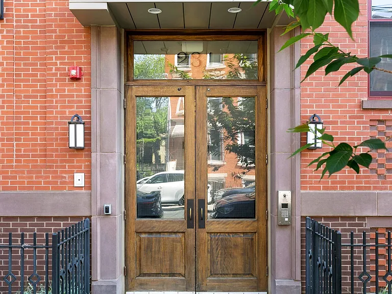 231 1st St #4G — Photo 31