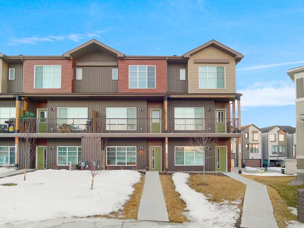 510 37th St SW, Edmonton, AB T6X 3B2