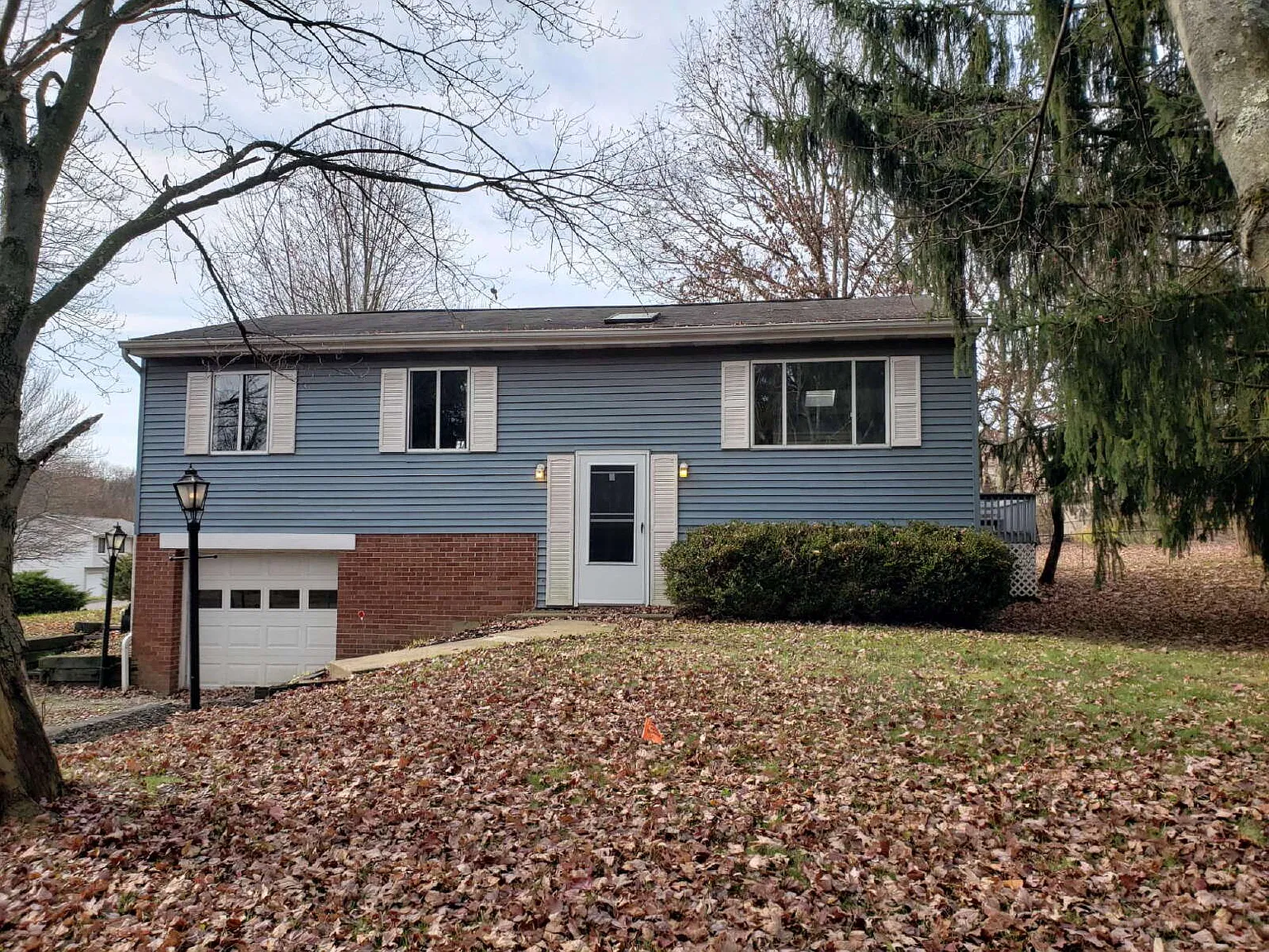 4 bed, 1.5 bath, $1,800 — Photo 1