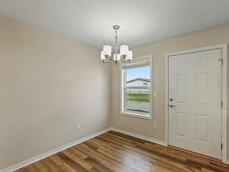 7125 N Crestline St #7 — Photo 5