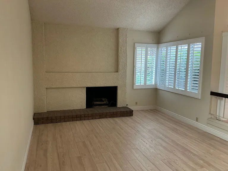1920 Alto Ln — Photo 21