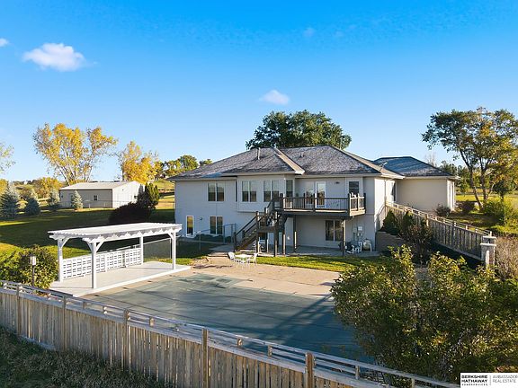 3rd image of 23322 Schram Rd