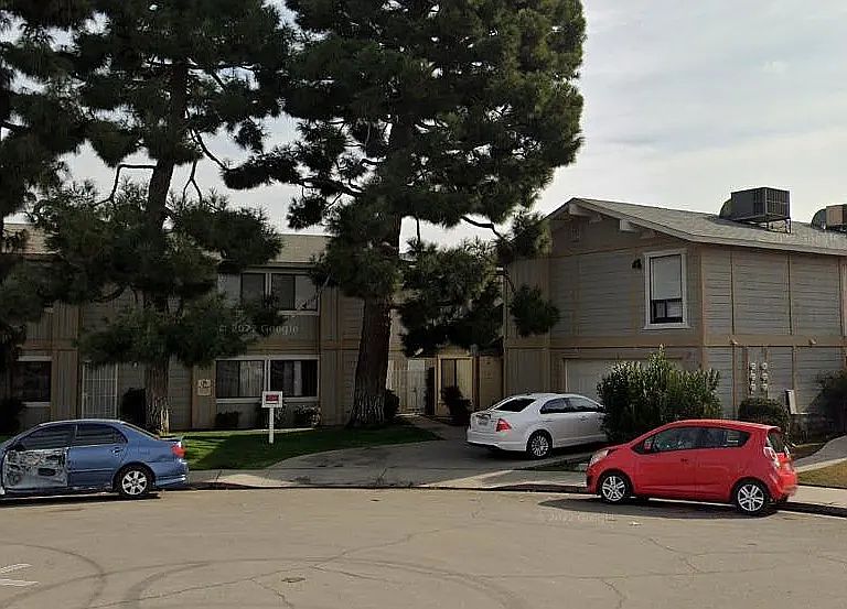1st image of 4201 Parkwood Ct APT 1