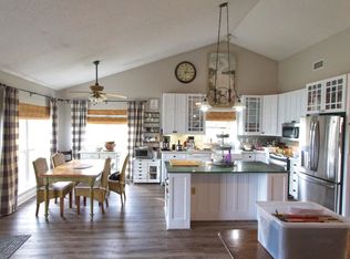 570 Vera Dr, Jacksonville, FL 32218