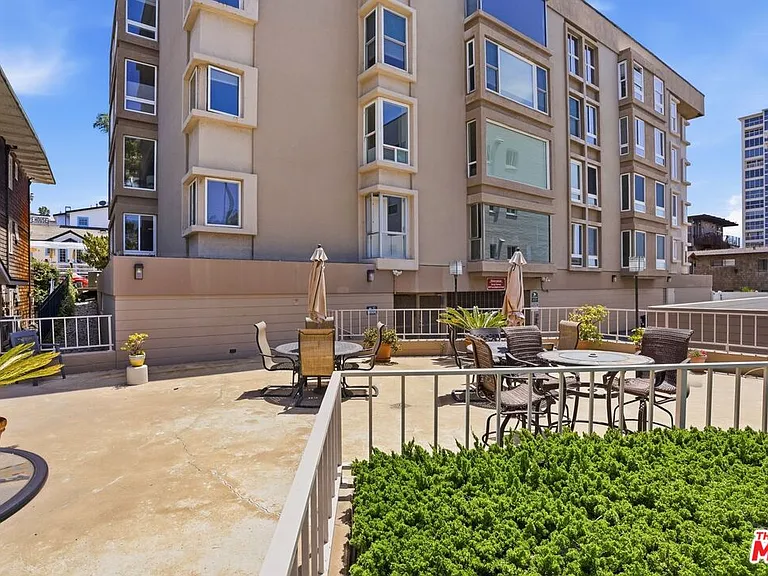 1040 Coast Blvd #401 — Photo 20