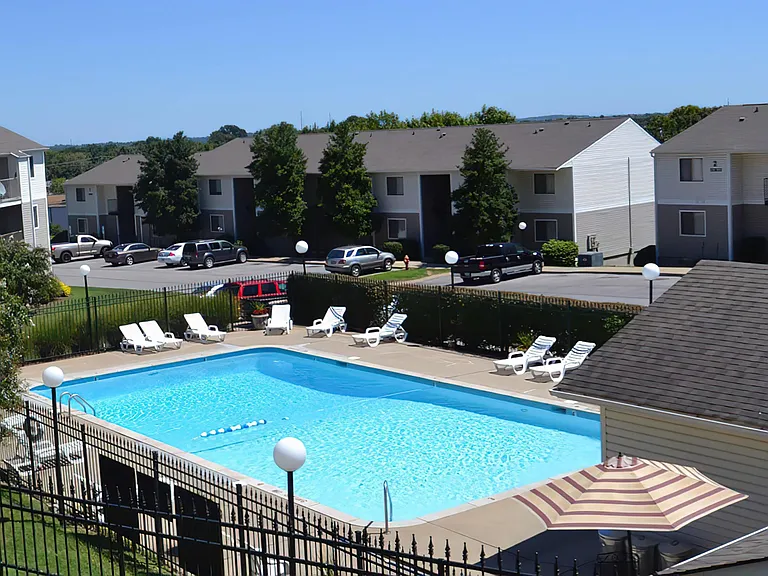 Hickory View Apartments — Photo 35