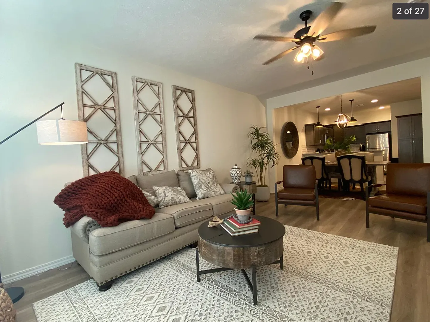 New Luxury 2 Bed 2 Bath 1 Car Garage Duplex — Photo 2