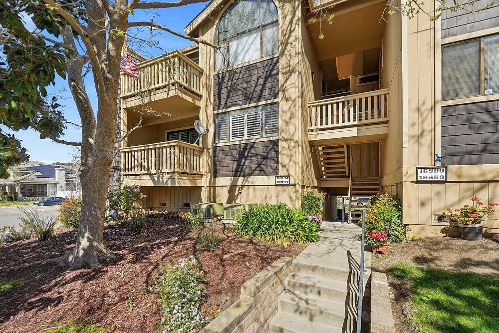 16992 Sorrel Way photo 1