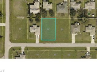 827 NE 16th Ter, Cape Coral, FL 33909