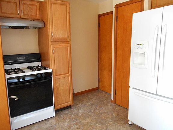 5th image of 5835 Edgehill Dr