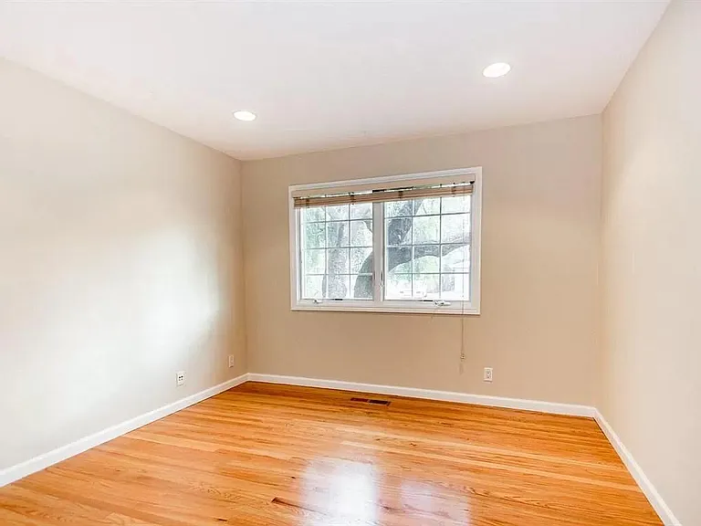 10403 Noel Ave — Photo 15