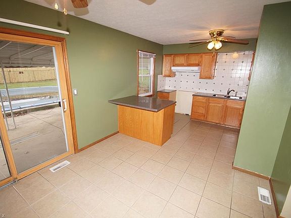 2nd image of 2998 Fair Oaks Dr