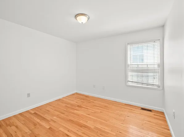 57 Storms Avenue image 11 of 26