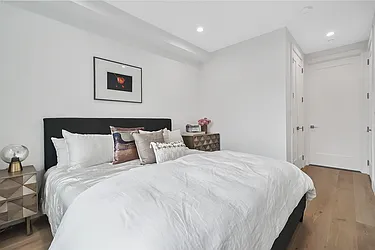 Sold by Avenue Sotheby's International Realty
