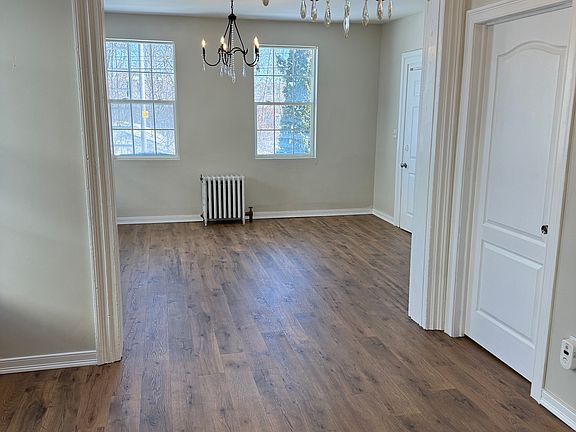 2nd image of 820 Catherine St APT 1