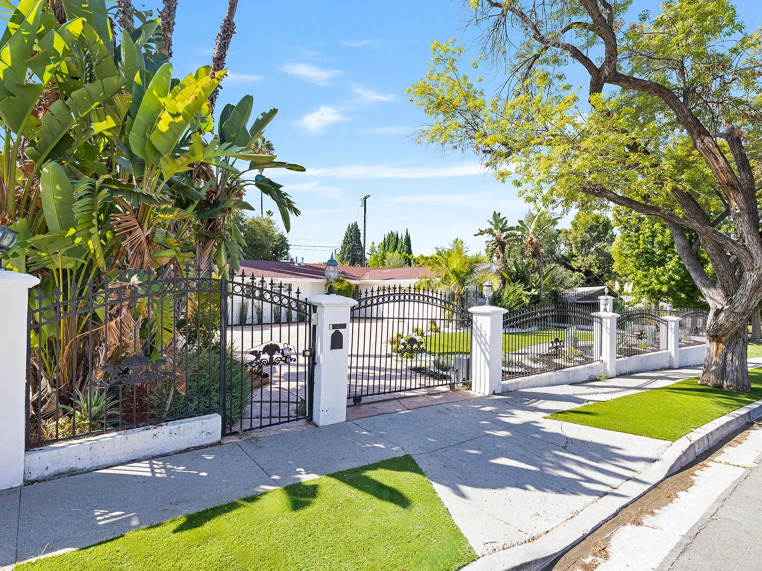 5 bed, 2000 sqft, $6,500 — Photo 2