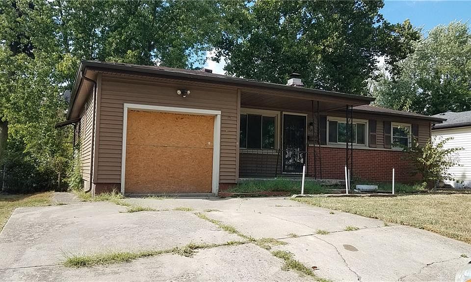 2nd image of 2527 Greenbrier Dr