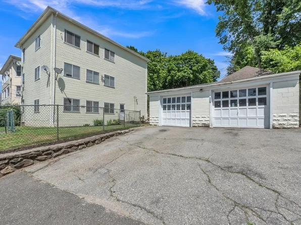 125 Cross St, Southbridge, MA 01550