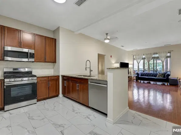 1109 Riverview Avenue #109, Englewood, NJ 07631