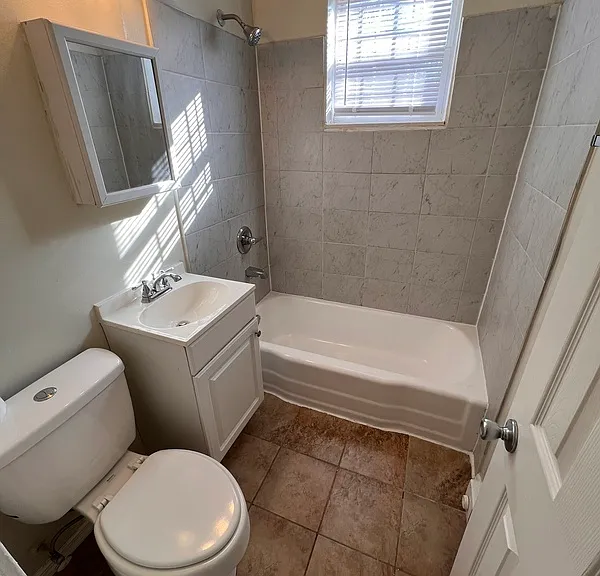 2603 5th Ave — Photo 3