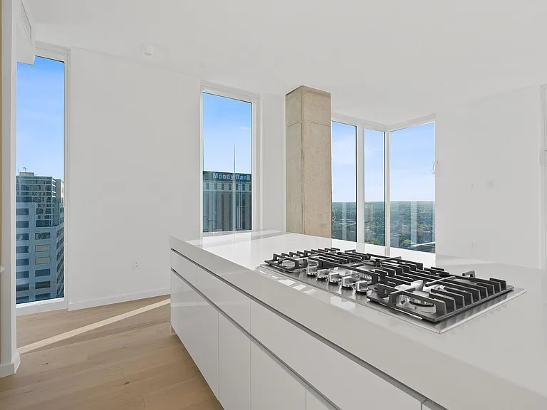 313 W 17th St #1505 — Photo 7