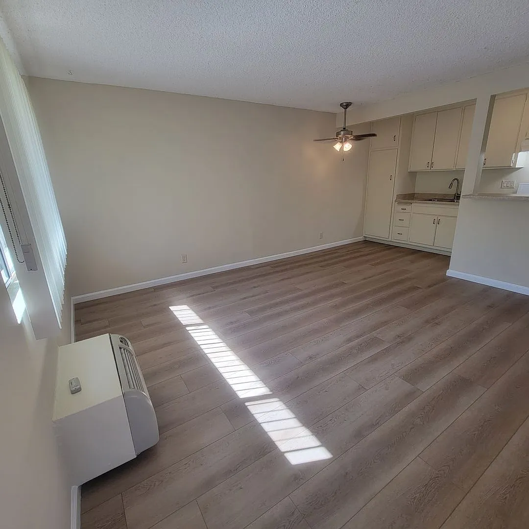 Building Photo - 37 unit building close to CSUN!