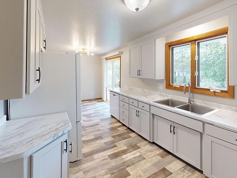1403 Ponderosa Ave — Photo 7