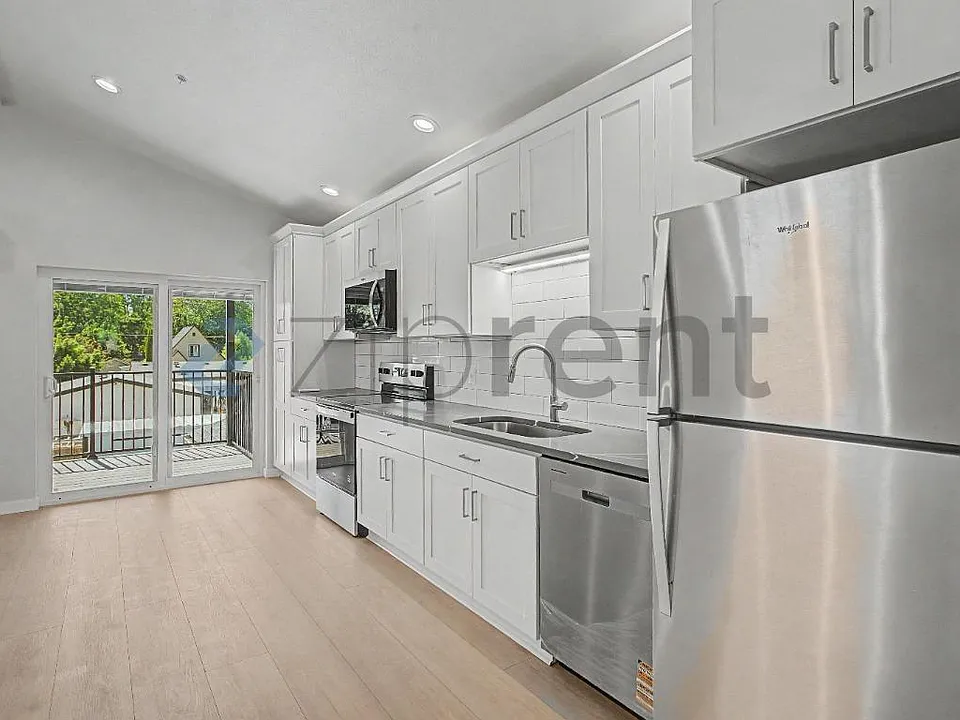 4325 Arnold St NE #4325