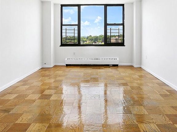 3rd image of 235 S Lexington Ave