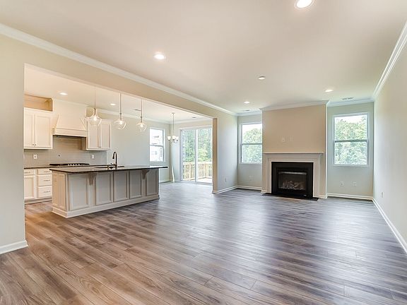 Photo representation of the Nolan plan. Colors, finishes and options will vary.