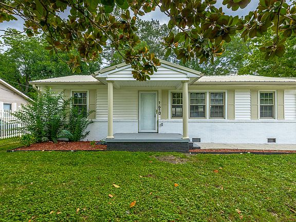4th image of 1610 Heather St