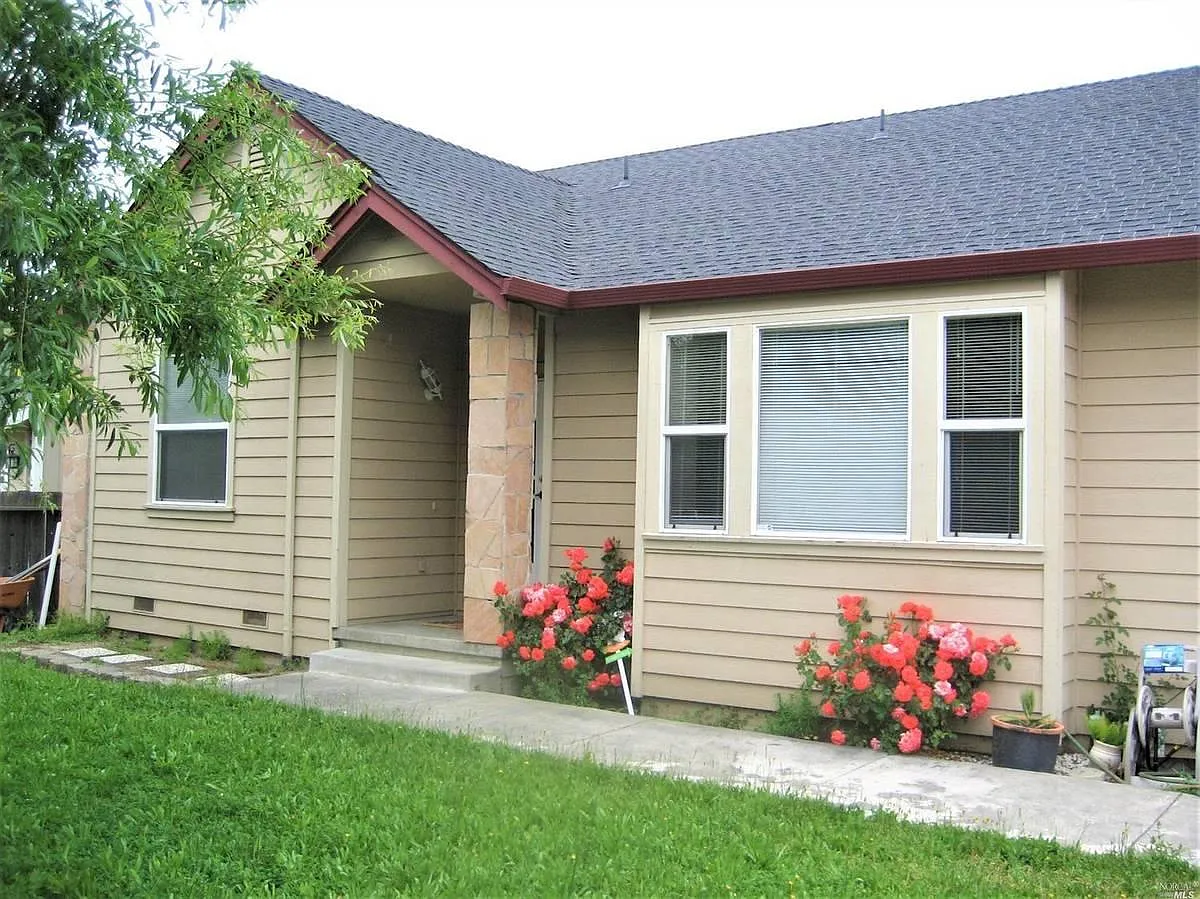 4 bed, 2080 sqft, $3,850 — Photo 4