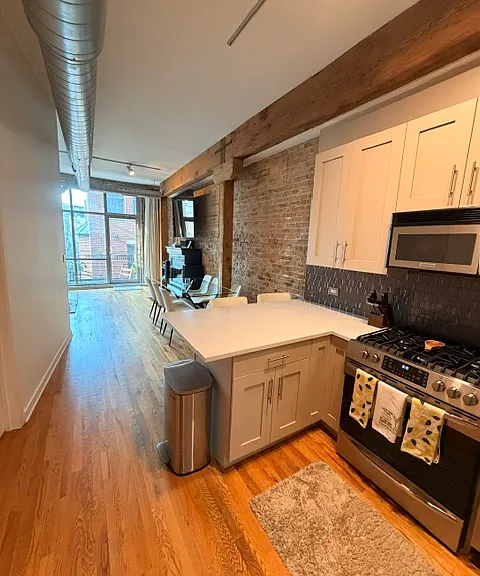 1344 W Madison St #302 — Photo 10