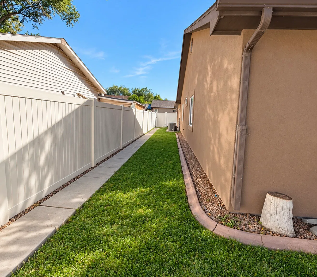 3 bed, 1564 sqft, $2,100 — Photo 2