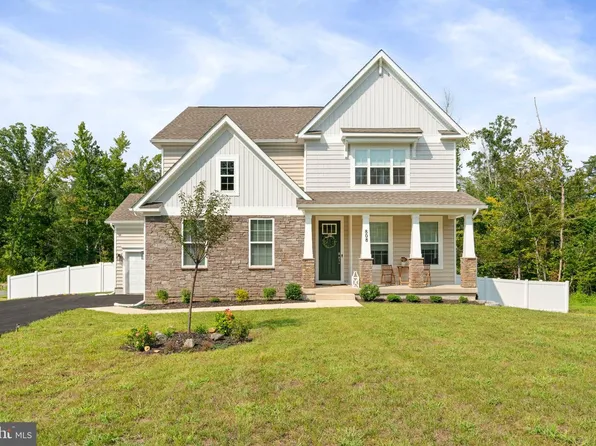 808 Long Meadow Dr, Fredericksburg, VA 22406