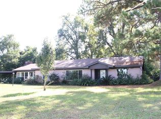 221 E Carrol St, Coushatta, LA 71019