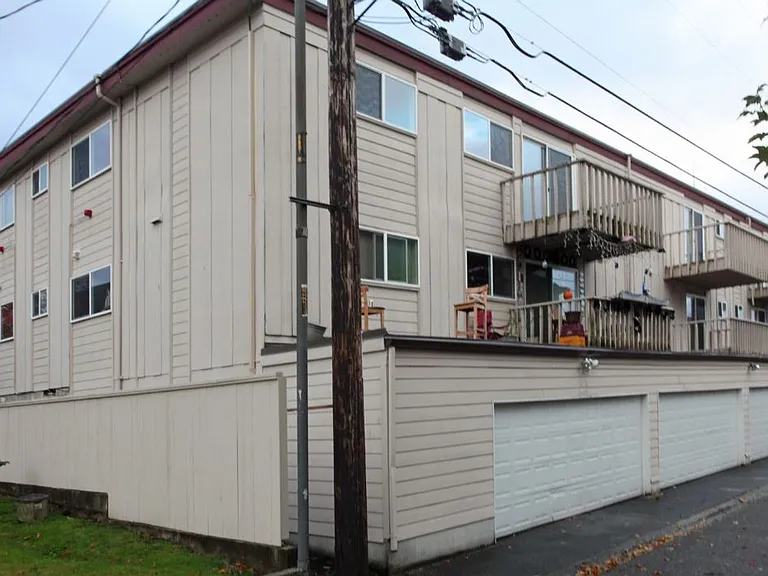 616 N Anderson St — Photo 54