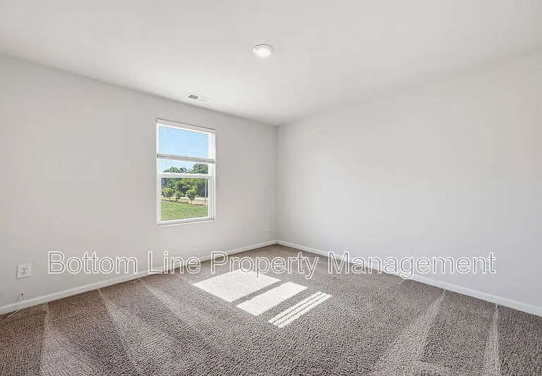608 Frosty Way — Photo 32
