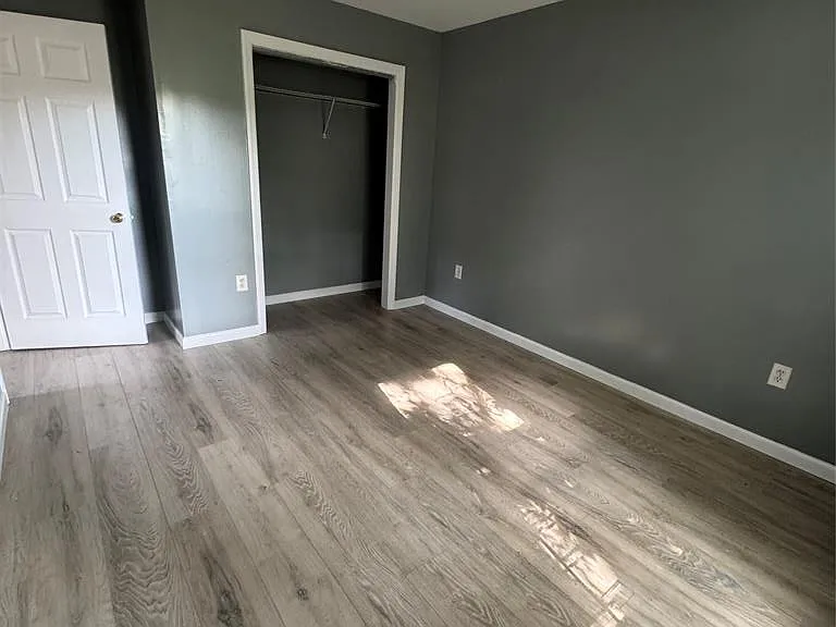 132 E Main St — Photo 12