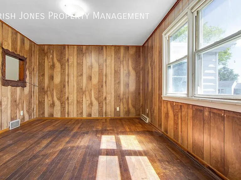 1 Idlebrook Dr — Photo 4