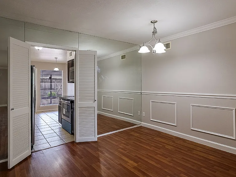 13619 Flagstone Ln — Photo 2