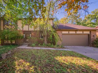 1205 Wynnstone Dr, Ann Arbor, MI 48105