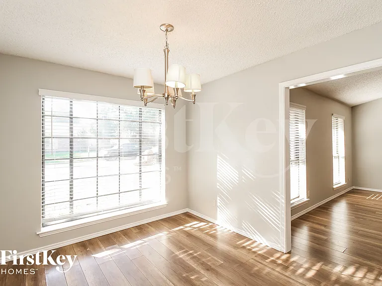 1205 Timber Valley Dr — Photo 6
