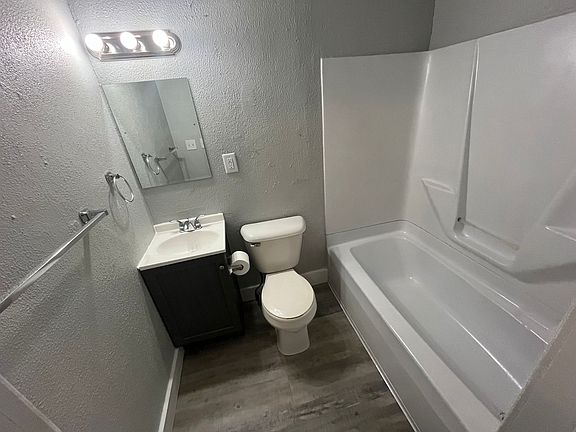 5th image of 1512 Cincinnati St #B