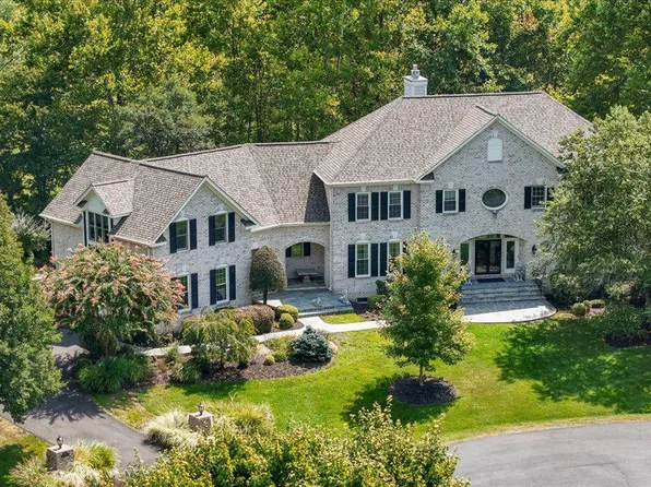 1427 Wynhurst Ln, Vienna, VA 22182