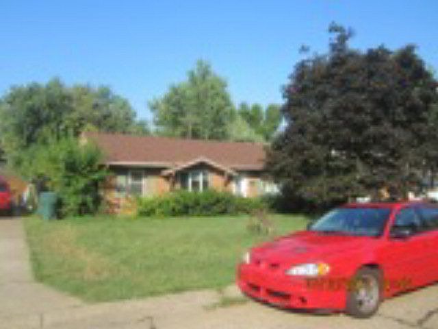 1st image of 2204 W Surrey Dr
