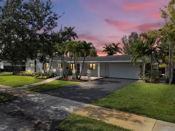 9370 SW 83rd St, Miami, FL 33173