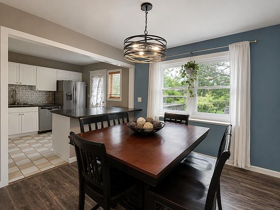 4th image of 3810 Kingsway Dr
