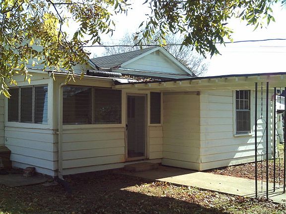 2nd image of 408 Airport Dr
